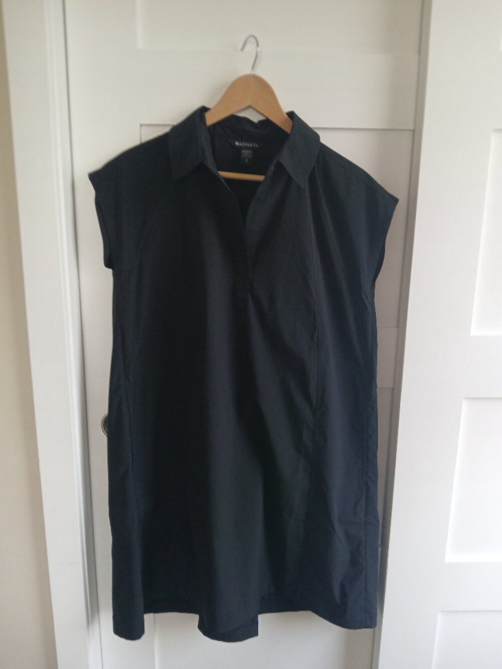 Athleta women's black shift dress size small